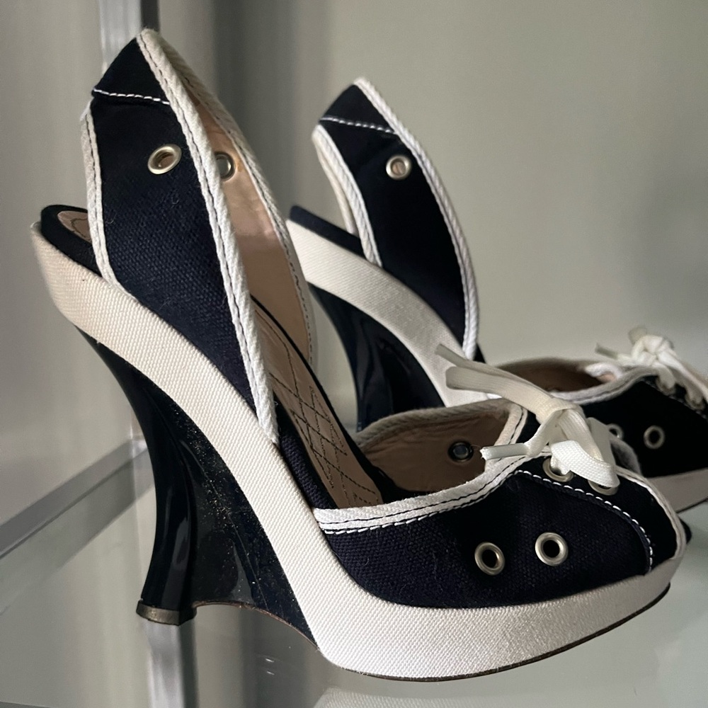 Made In Italy Size 6.5 5” Peep Toe Sling Sneaker-Inspired Laced, Grommets